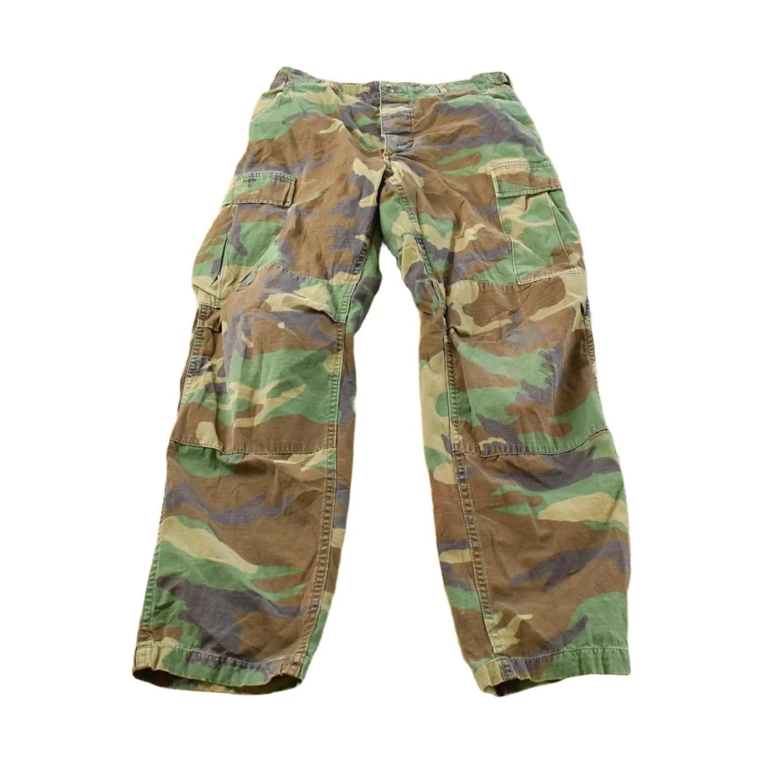 Vintage 2000s Army Military Woodland Camo Cargo Pants Men's Small from propervintagecanada