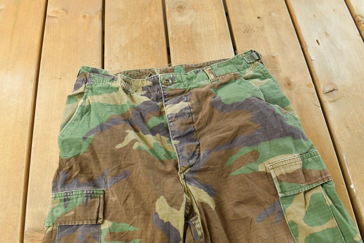 Vintage 2000s Army Military Woodland Camo Cargo Pants Men's Small from propervintagecanada