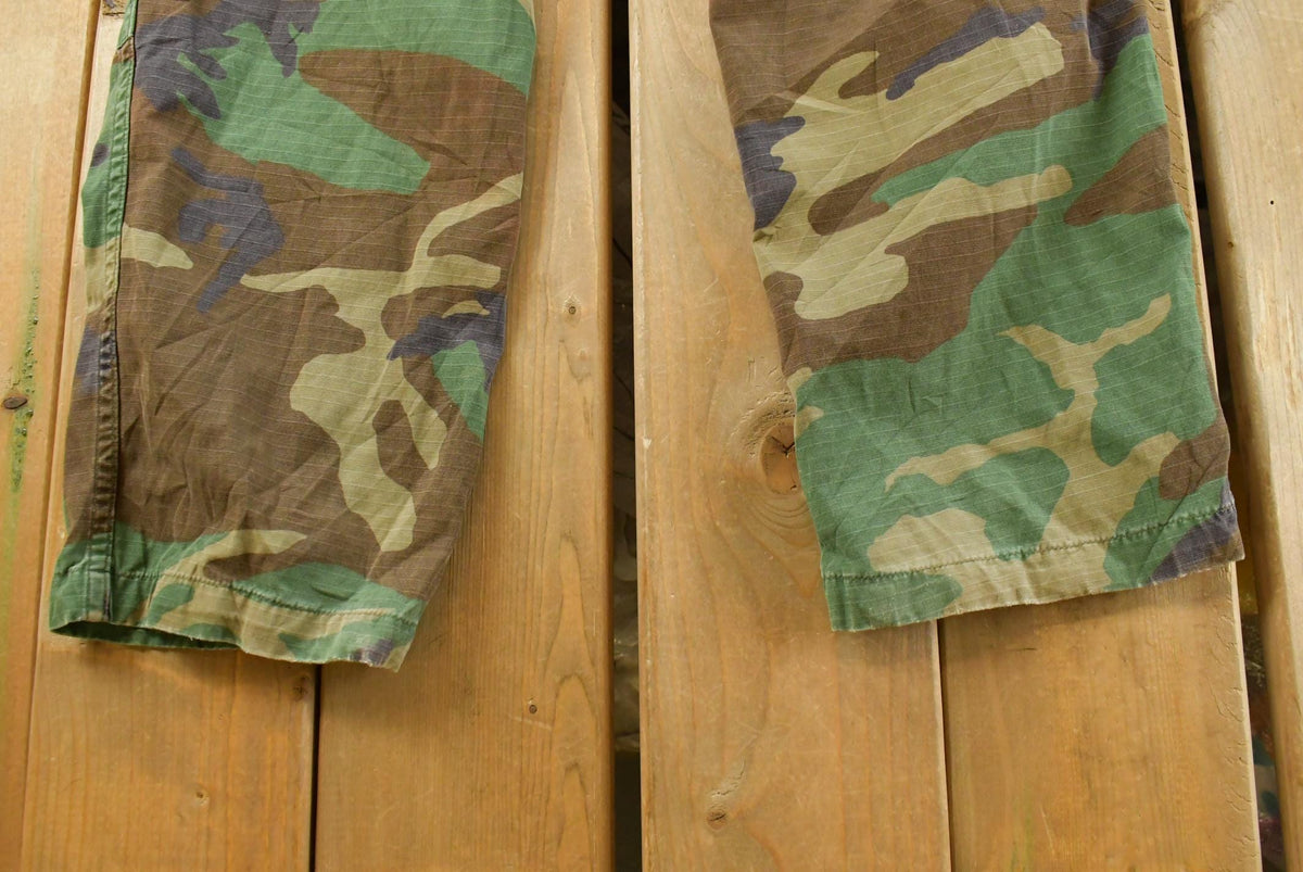 Vintage 2000s Army Military Woodland Camo Cargo Pants Men's Small from propervintagecanada
