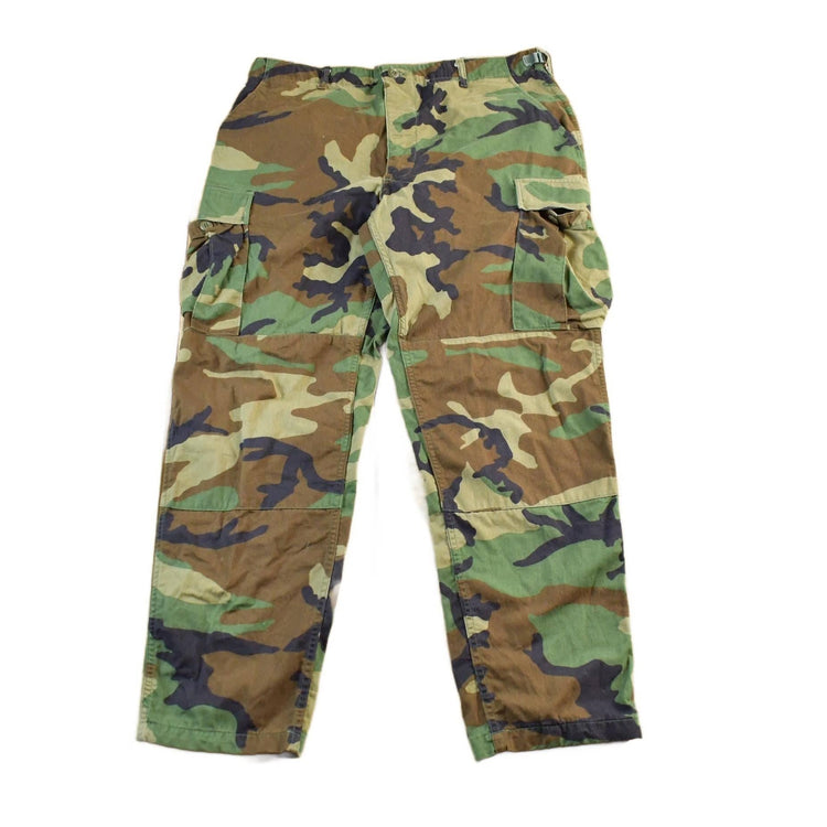 Vintage 2000s Army Woodland Camouflage Cargo Pants Men's 38 x 21 from propervintagecanada