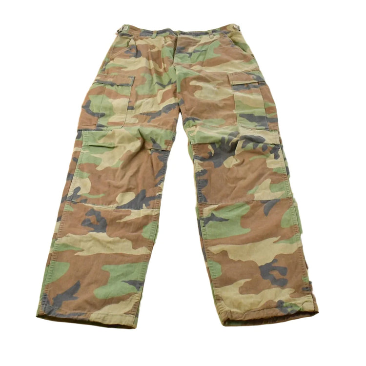 Vintage 2000s Army Woodland Camouflage Cargo Pants Men's Small from propervintagecanada