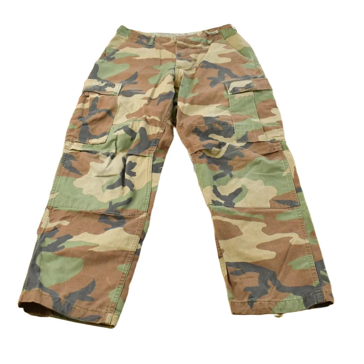 Vintage 2000s Army Woodland Camouflage Cargo Pants Men's Small X Short from propervintagecanada