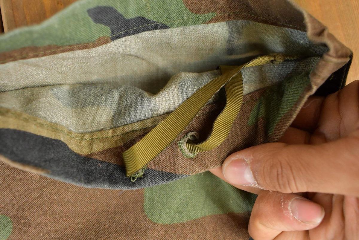 Vintage 2000s Army Woodland Camouflage Cargo Pants Men's Small X Short from propervintagecanada