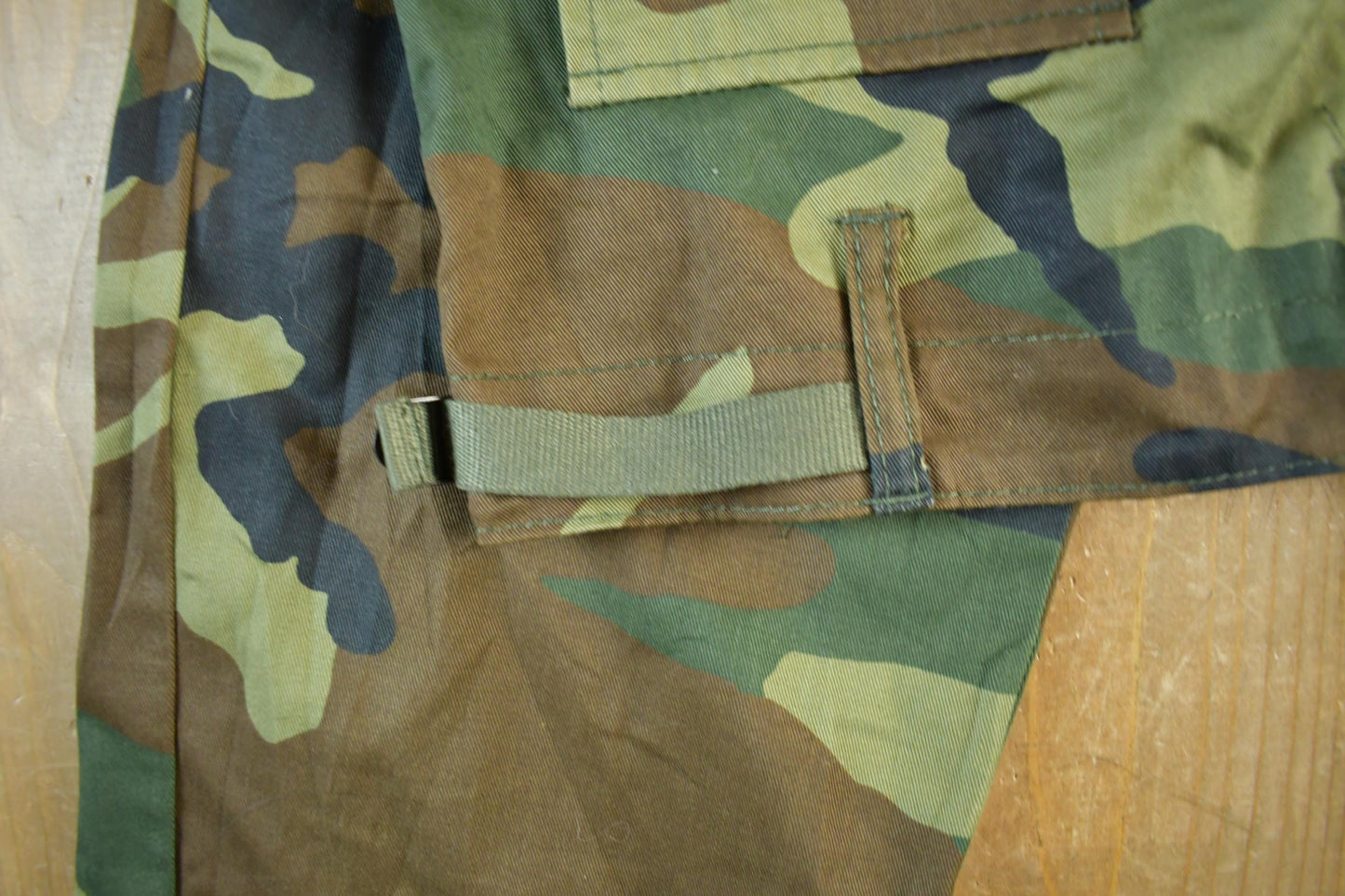 Vintage 2000s Army Woodland Camouflage Cargo Pants Women's 30 x 29 from propervintagecanada