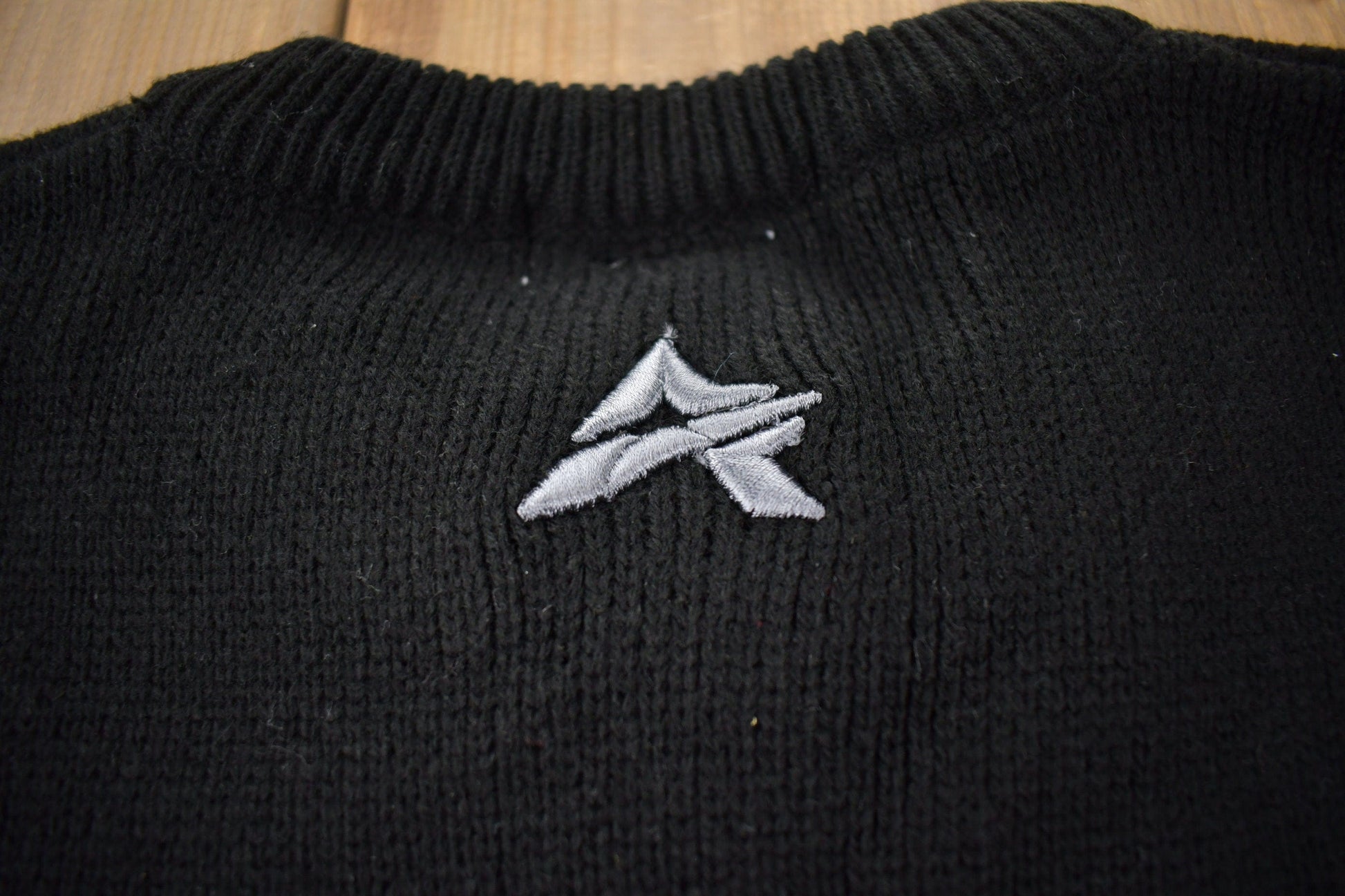 Vintage 2000s Avirex Embroidered Deadstock Knit Crewneck Sweater Size L from propervintagecanada