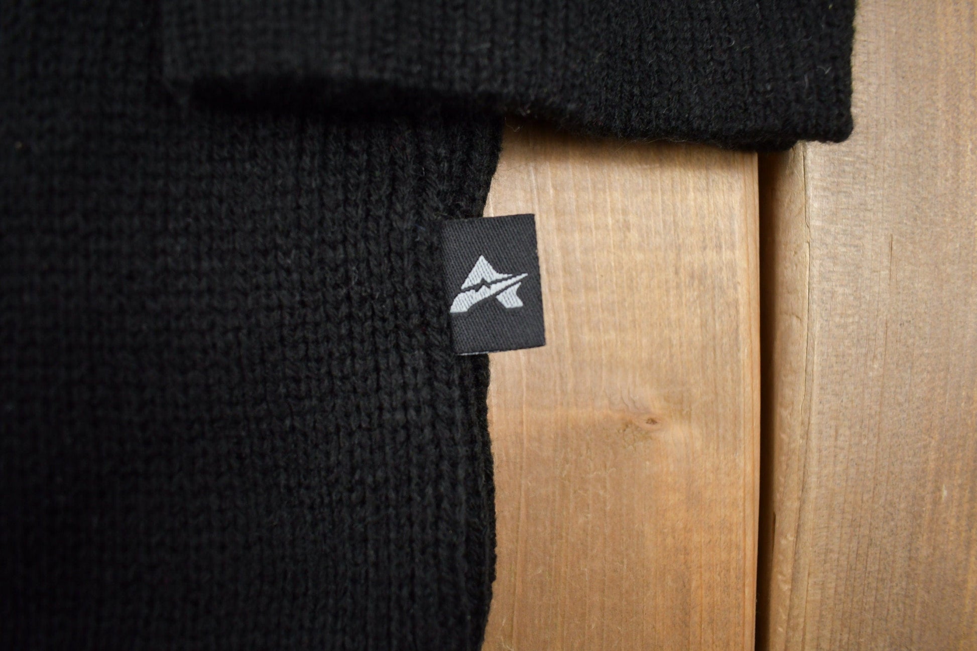 Vintage 2000s Avirex Embroidered Deadstock Knit Crewneck Sweater Size L from propervintagecanada