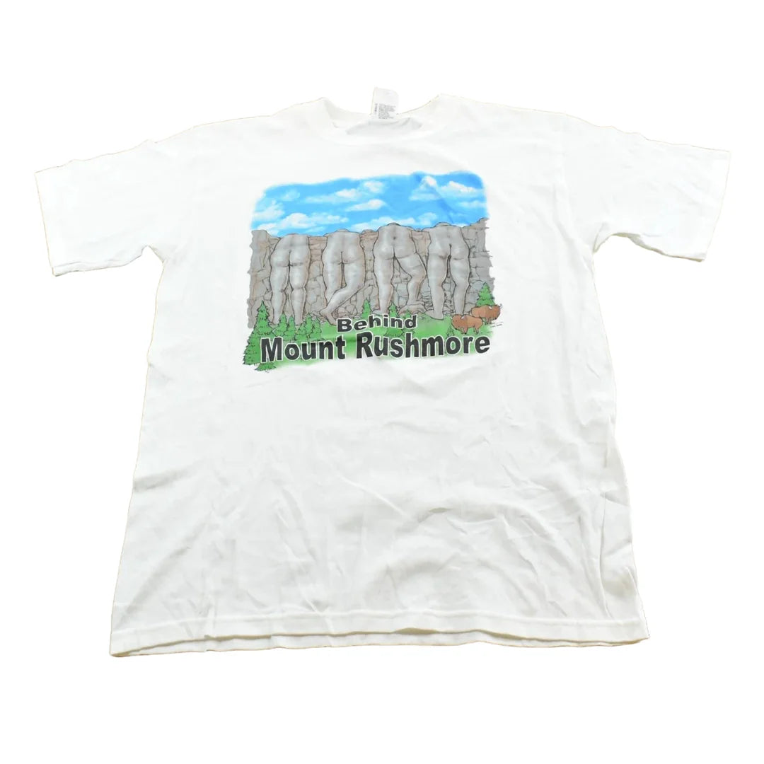 Vintage 2000s Behind Mount Rushmore Parody Souvenir T-Shirt Men's M from propervintagecanada