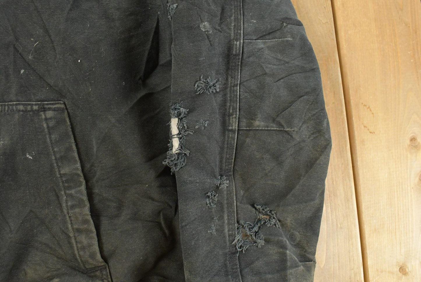 Vintage 2000s Carhartt Canvas Hooded Jacket Men's XL from propervintagecanada