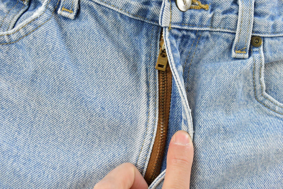 Vintage 2000s Carhartt Denim Blue Jeans Men's 33 x 29.5 from propervintagecanada