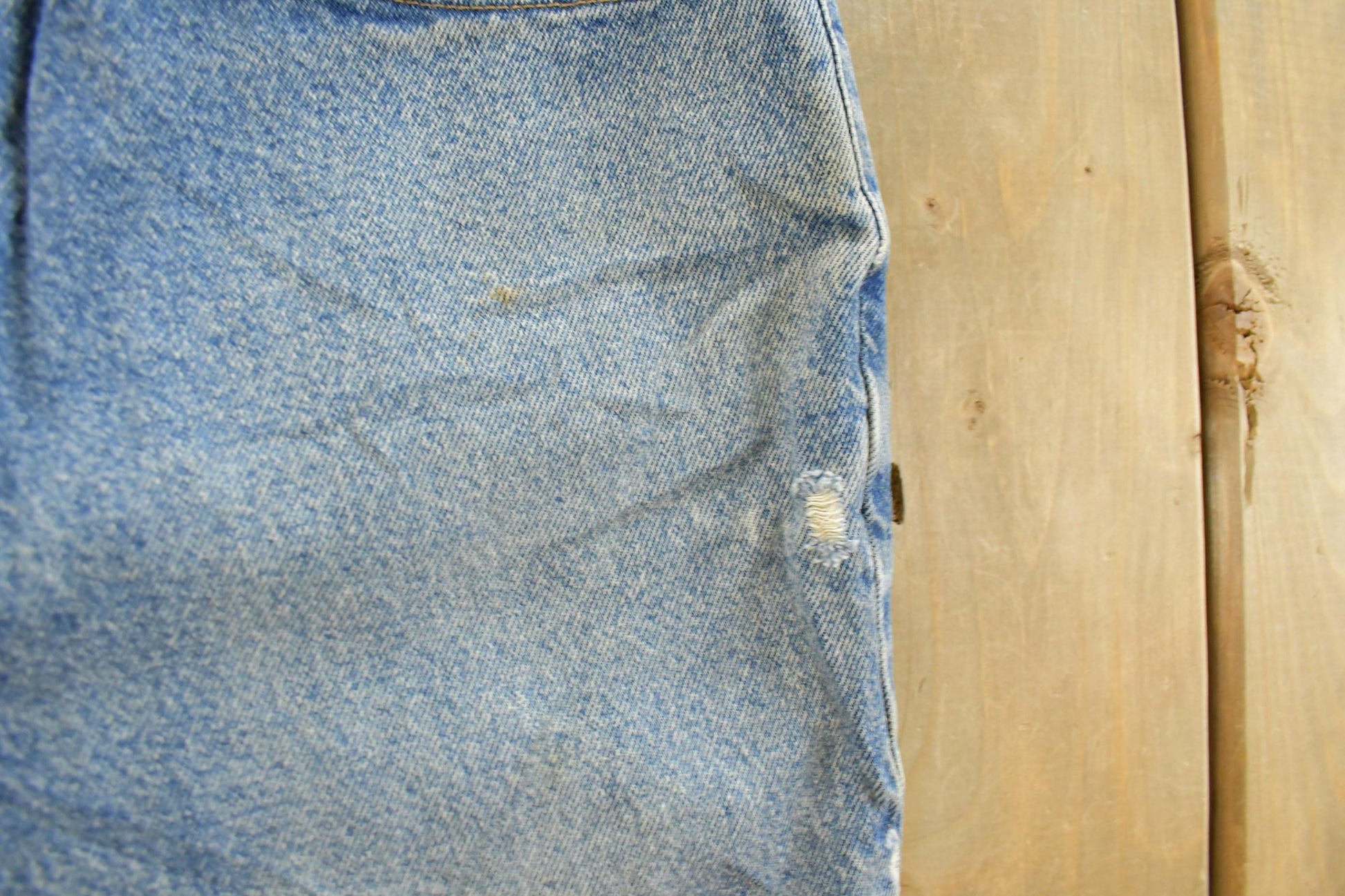 Vintage 2000s Carhartt Distressed Denim Jeans Men's 31 x 30 from propervintagecanada