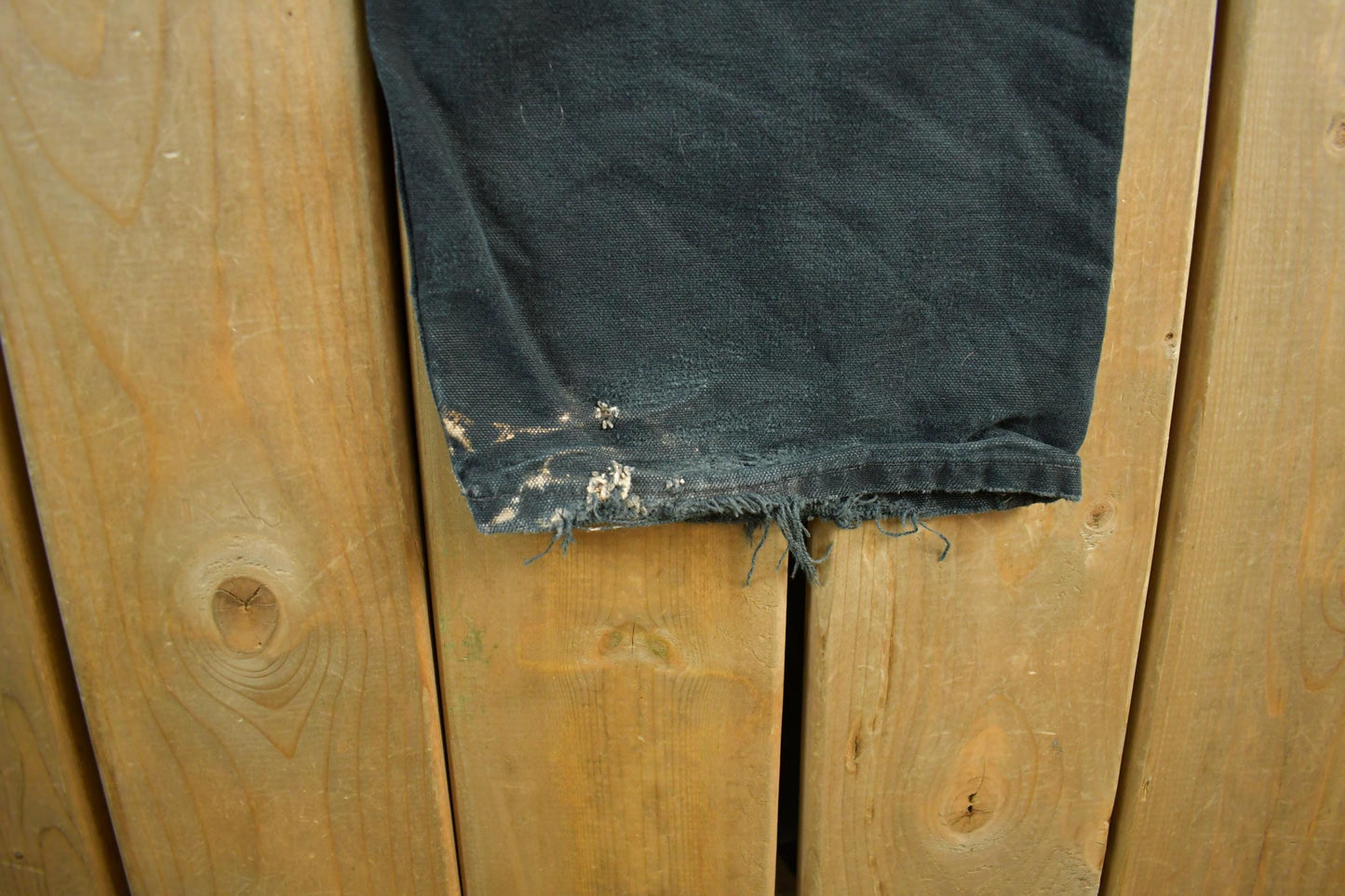 Vintage 2000s Carhartt Distressed Double Knee Denim Work Jeans Men's Medium 33 x 32 from propervintagecanada