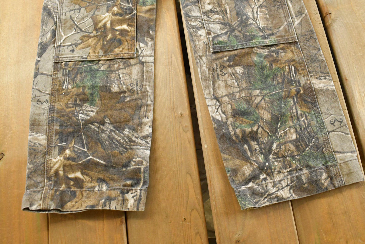 Vintage 2000s Carhartt Double Knee RealTree Camo Pants Women's 30 x 33.5 from propervintagecanada