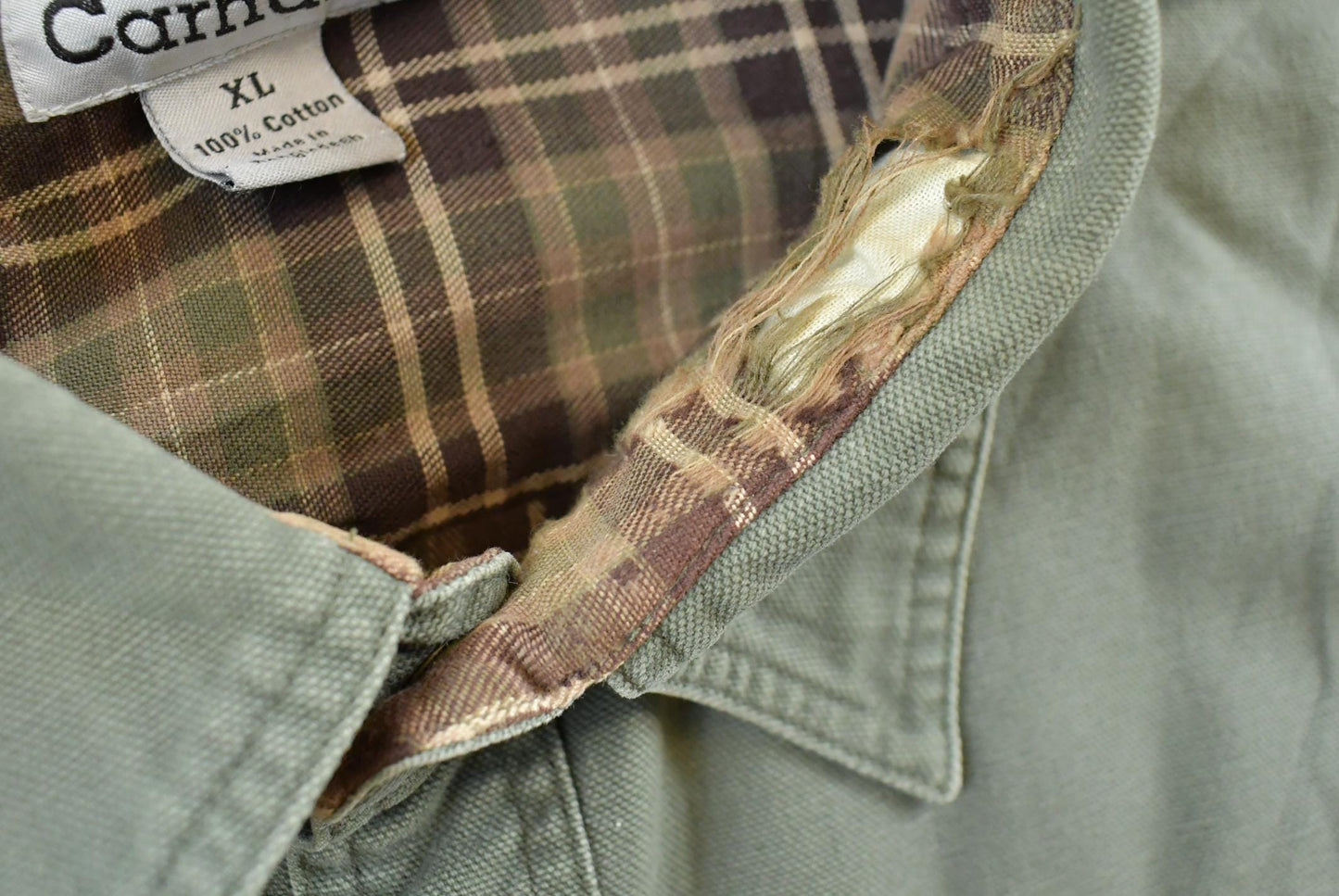 Vintage 2000s Carhartt Heavyweight Thrashed Lined Workwear Button Up Shirt Men's 2XL from propervintagecanada