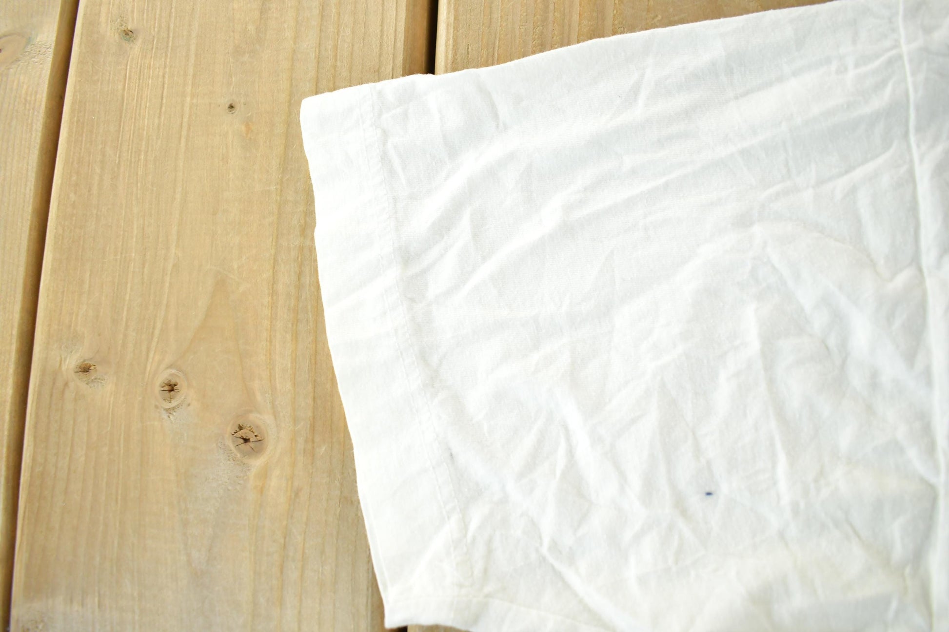 Vintage 2000s Chinese Calligraphy Graphic T-Shirt Men's Large from propervintagecanada