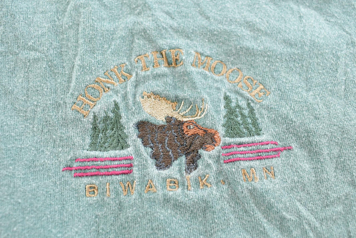 Vintage 2000s Honk the Moose Minnesota Embroidered Souvenir T-Shirt Mens L from propervintagecanada