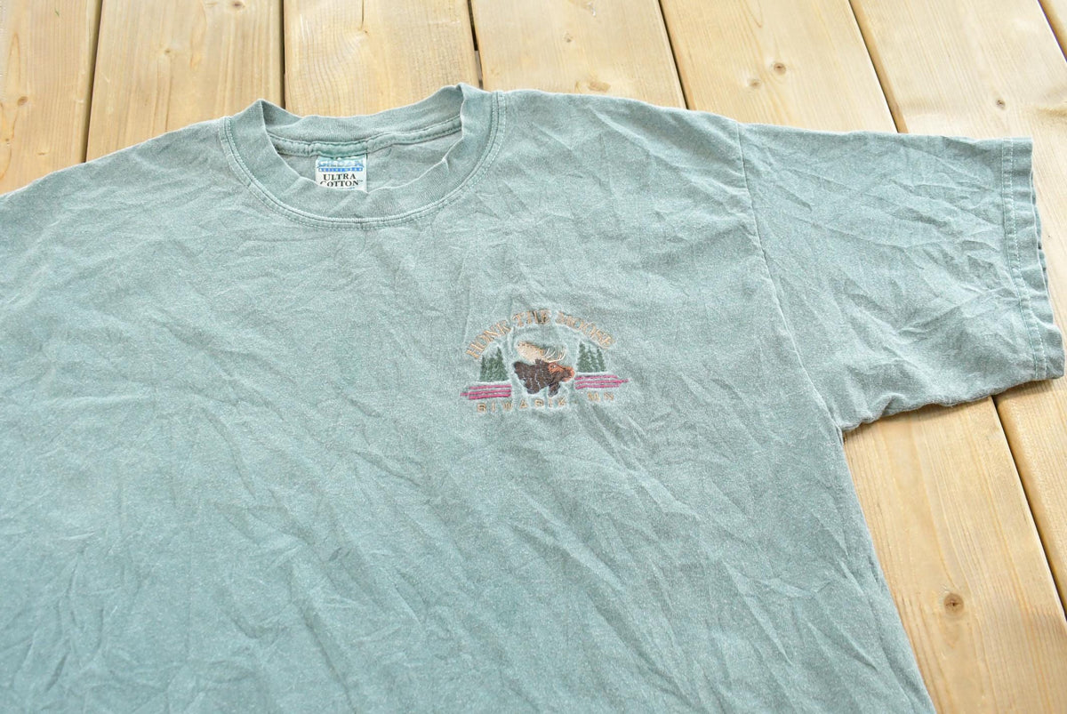 Vintage 2000s Honk the Moose Minnesota Embroidered Souvenir T-Shirt Mens L from propervintagecanada