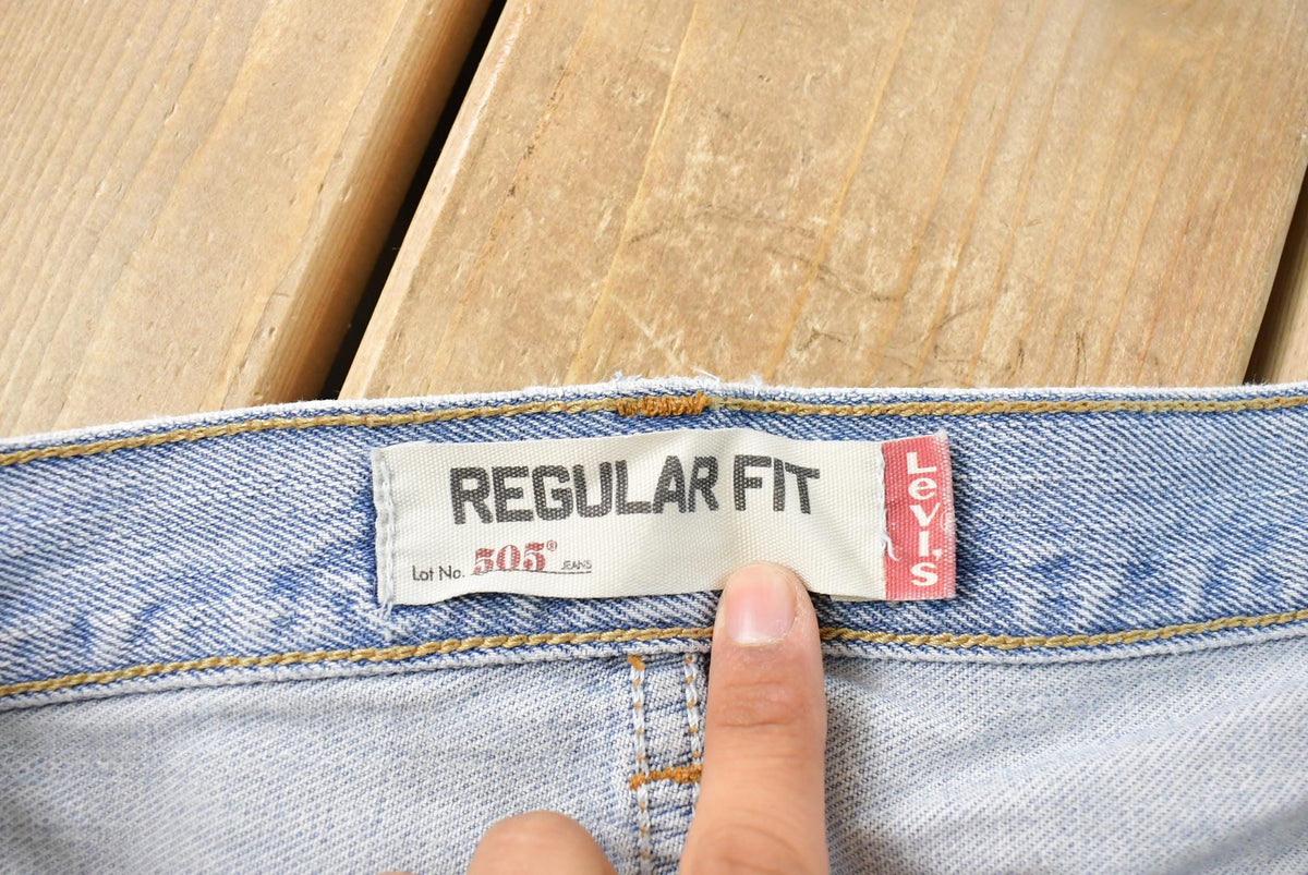Vintage 2000s Levi's 505 Regular Fit Denim Jeans Men's 36 x 28 from propervintagecanada