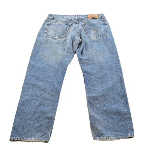 Vintage 2000s Levi's 505 Regular Straight Fit Denim Blue Jeans Men's 34 x 30 from propervintagecanada