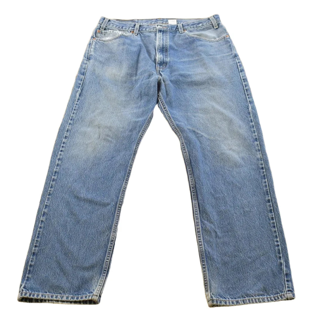 Vintage 2000s Levi's 505 Regular Straight Fit Denim Blue Jeans Men's 34 x 30 from propervintagecanada