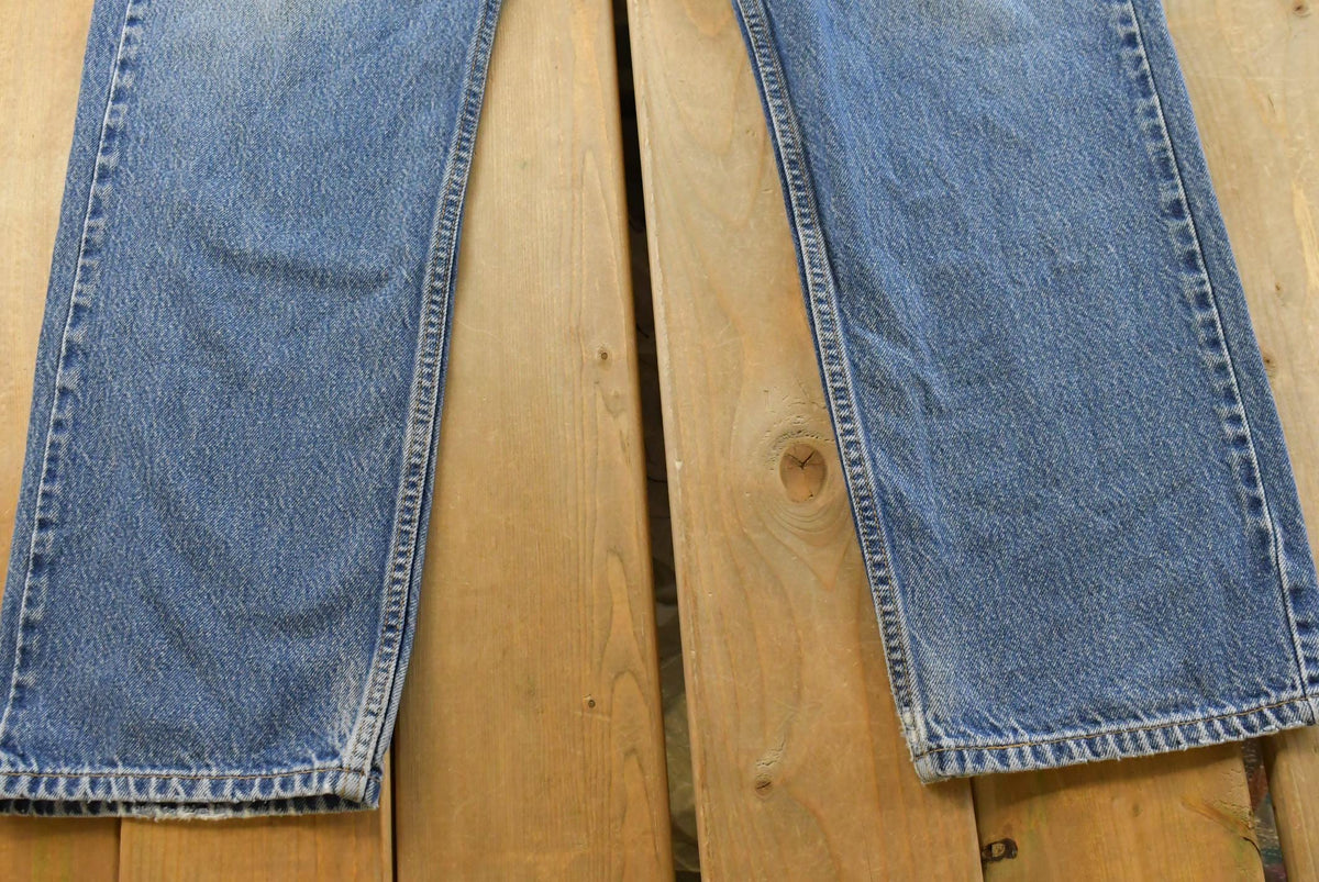 Vintage 2000s Levi's 505 Regular Straight Fit Denim Blue Jeans Men's 34 x 30 from propervintagecanada