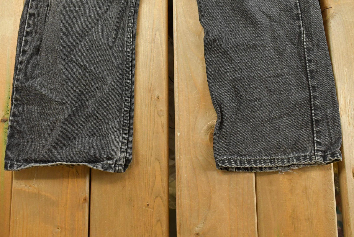 Vintage 2000s Levi's 505 Regular Straight Fit Starched Denim Black Jeans Men's 33 x 27.5 from propervintagecanada