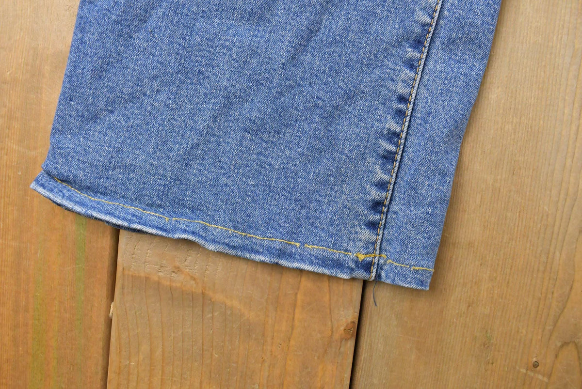Vintage 2000s Levi's 550 Relaxed Bootcut Fit Denim Jeans Men's 34 x 29 from propervintagecanada