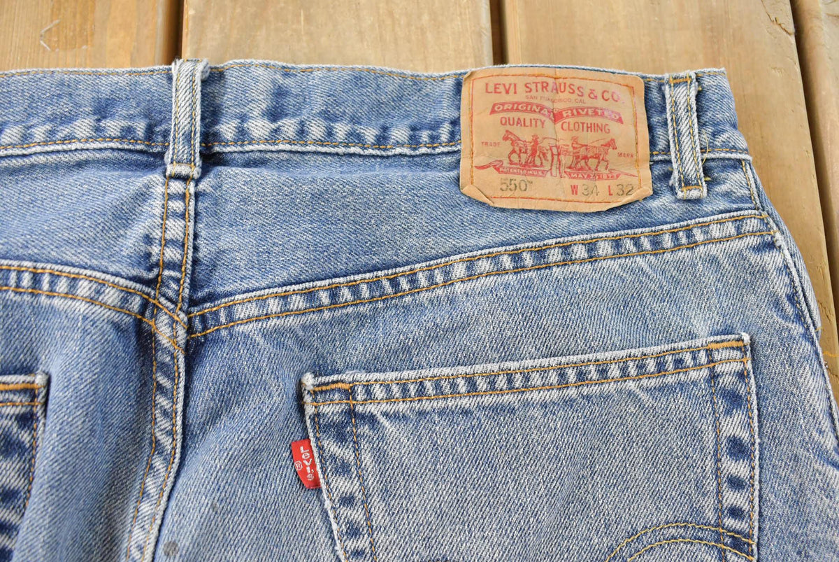 Vintage 2000s Levi's 550 Relaxed Fit Denim Jeans Men's 34 x 30 from propervintagecanada
