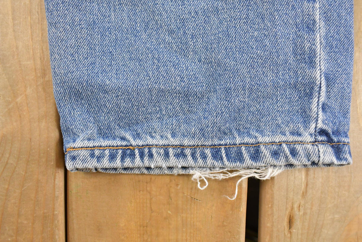 Vintage 2000s Levi's 550 Relaxed Fit Denim Jeans Men's 34 x 30 from propervintagecanada
