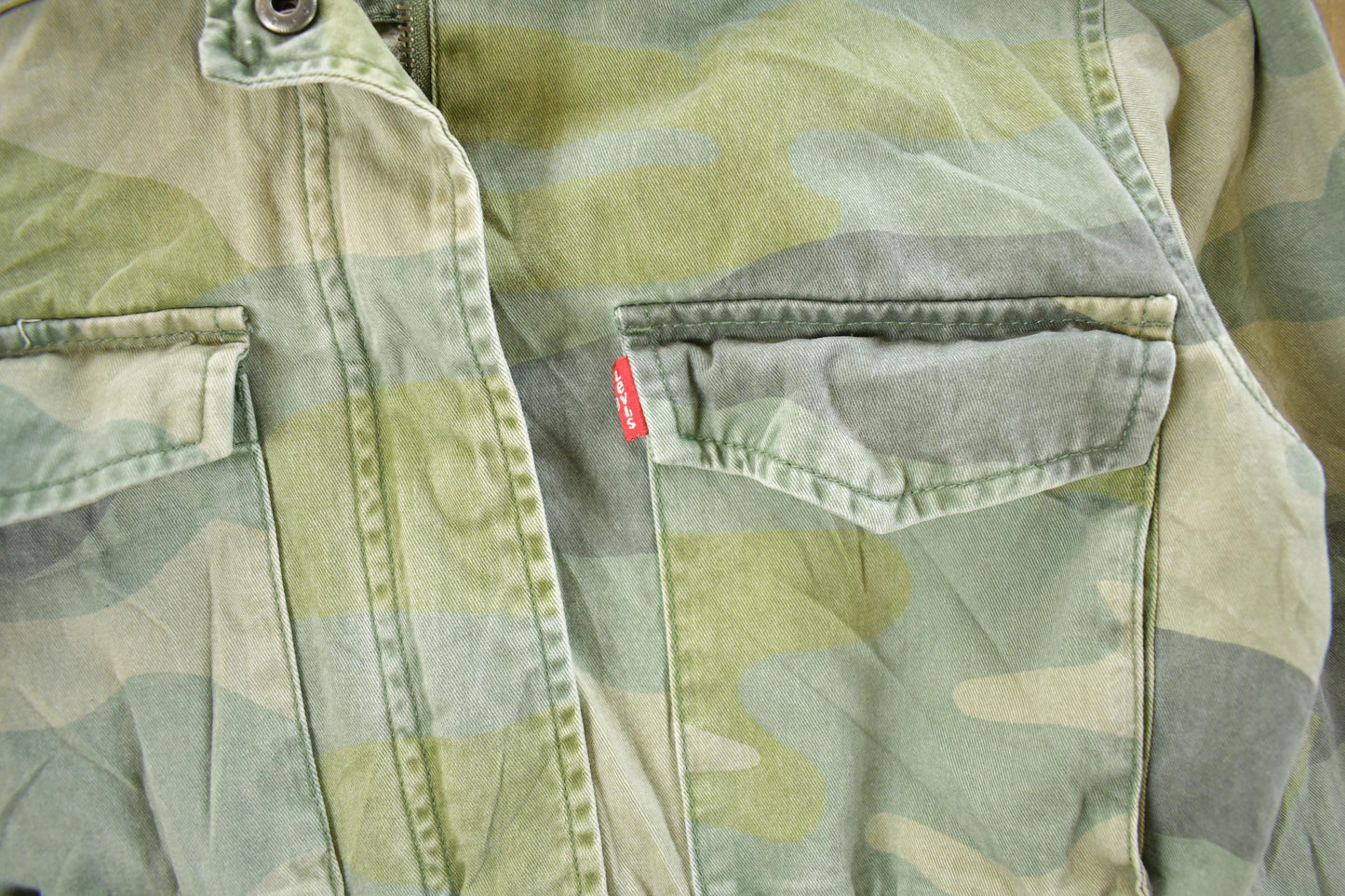 Vintage 2000s Levi's Camo Hunting Jacket Men's XS from propervintagecanada