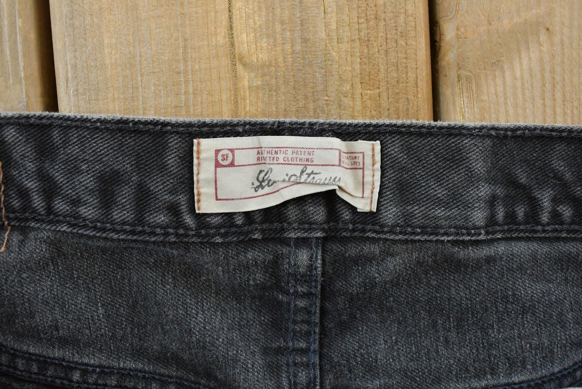 Vintage 2000s Levi's Strauss Co Relaxed Fit Denim Jeans Men's 37 x 29 from propervintagecanada