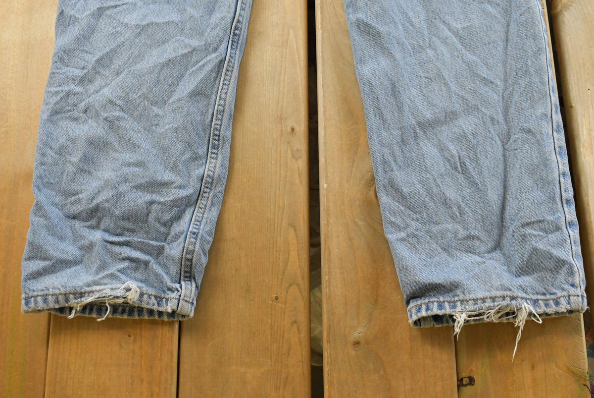 Vintage 2000s Levis Relaxed Fit 550 Denim Blue Jeans Men's 32 x 31.5 from propervintagecanada
