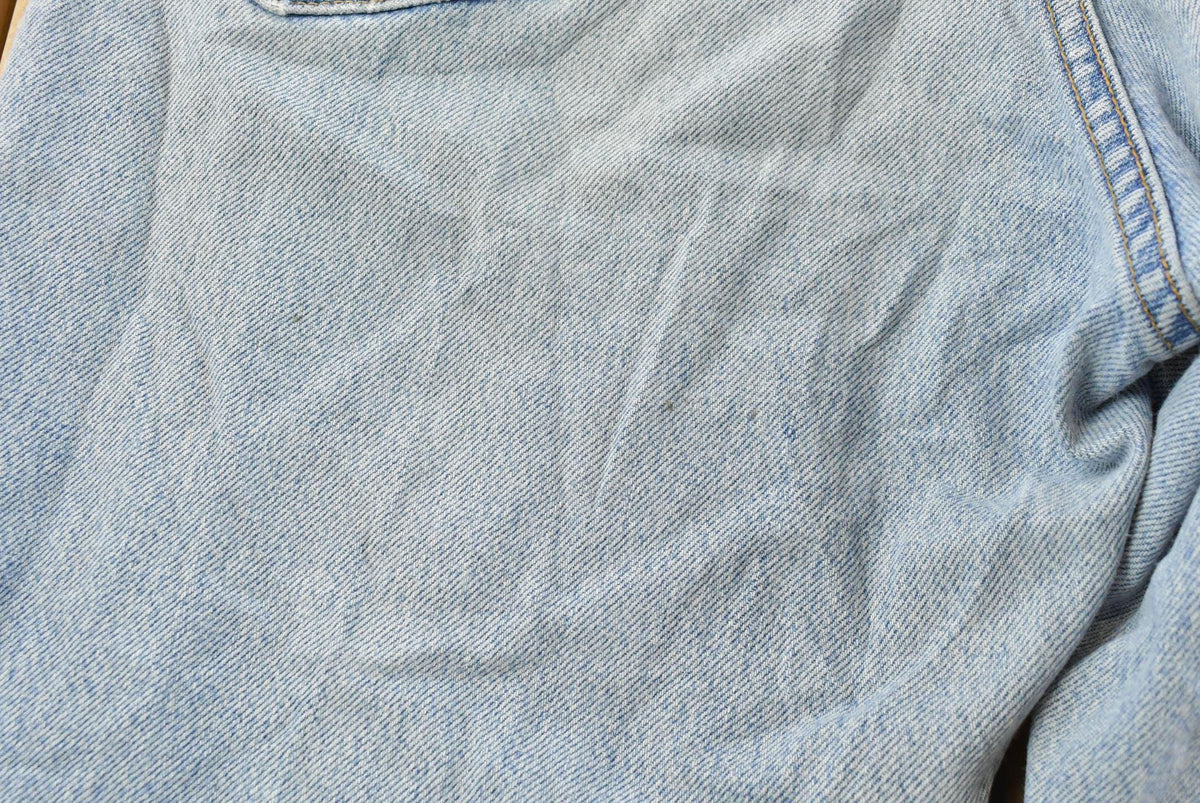 Vintage 2000s Levis Relaxed Fit 550 Denim Blue Jeans Men's 32 x 31.5 from propervintagecanada