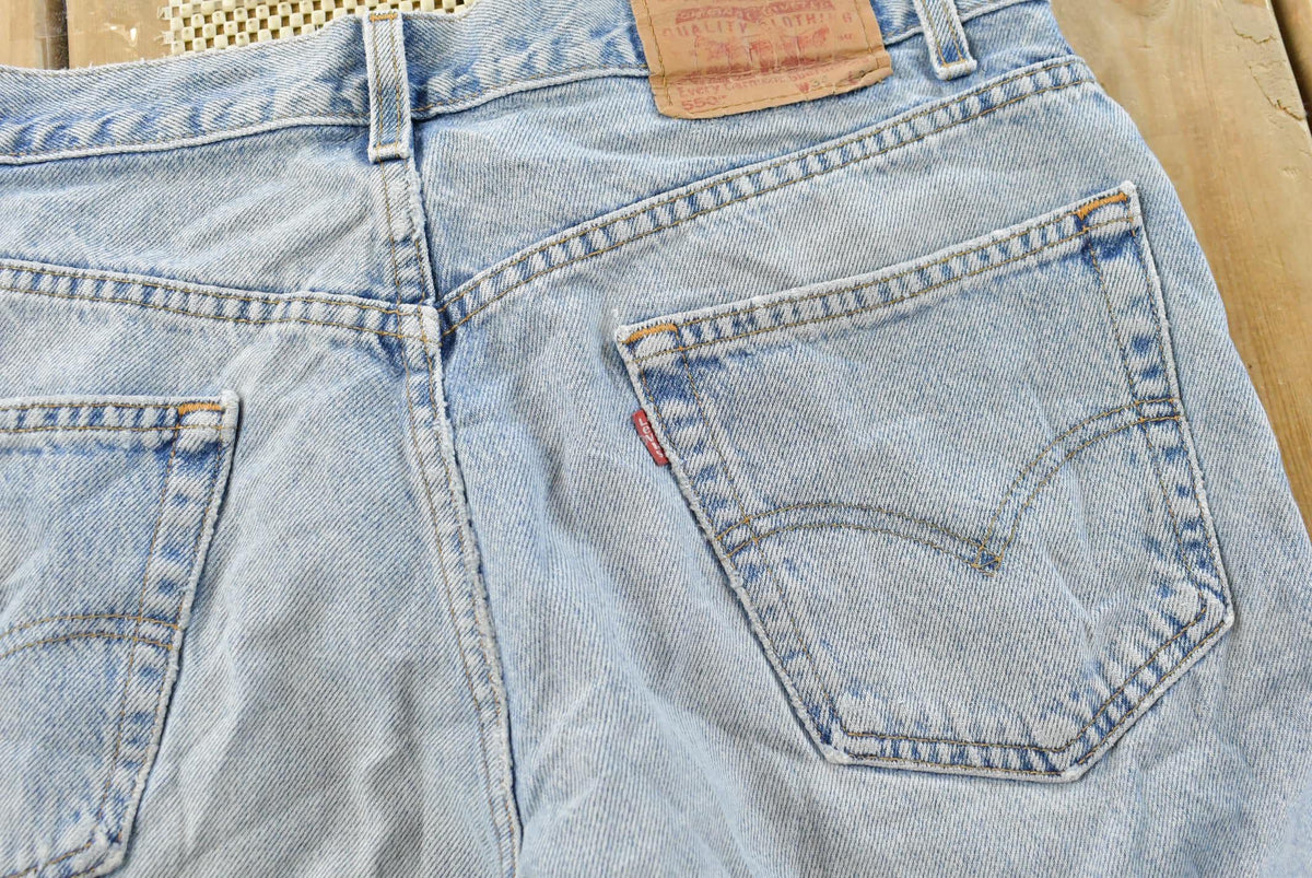 Vintage 2000s Levis Relaxed Fit 550 Denim Blue Jeans Men's 32 x 31.5 from propervintagecanada