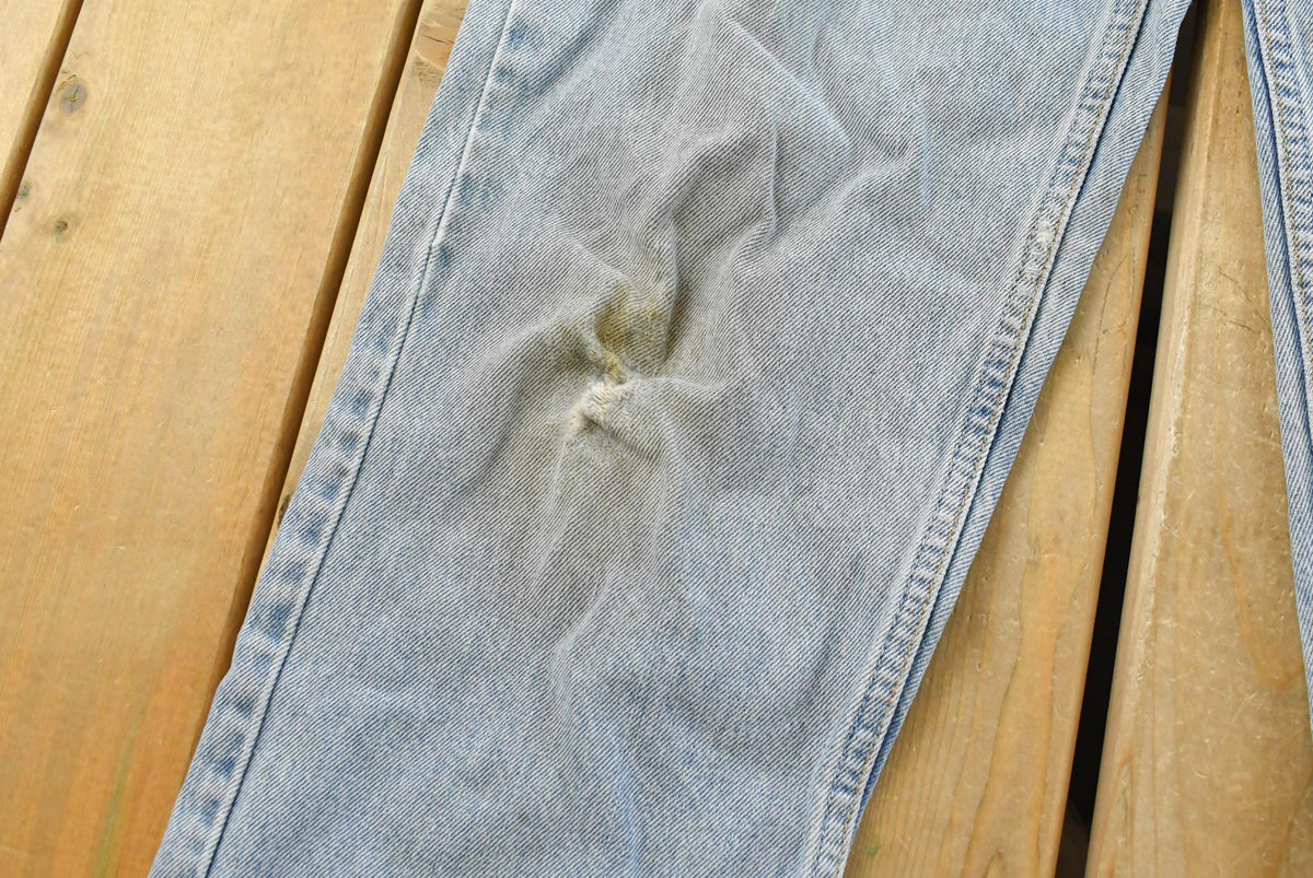 Vintage 2000s Levis Relaxed Fit Tapered Leg 550 Denim Blue Jeans Men's 30 x 31 from propervintagecanada