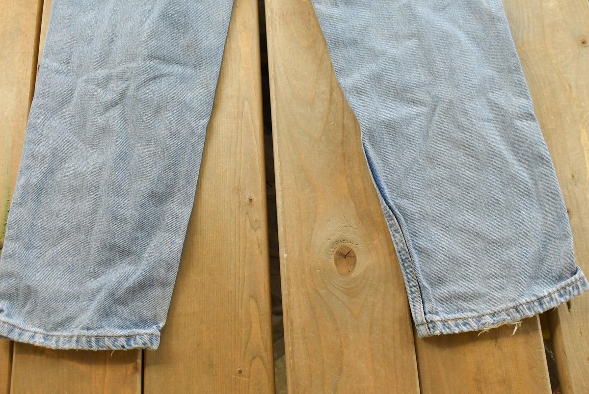 Vintage 2000s Levis Relaxed Fit Tapered Leg 550 Denim Blue Jeans Men's 30 x 31 from propervintagecanada