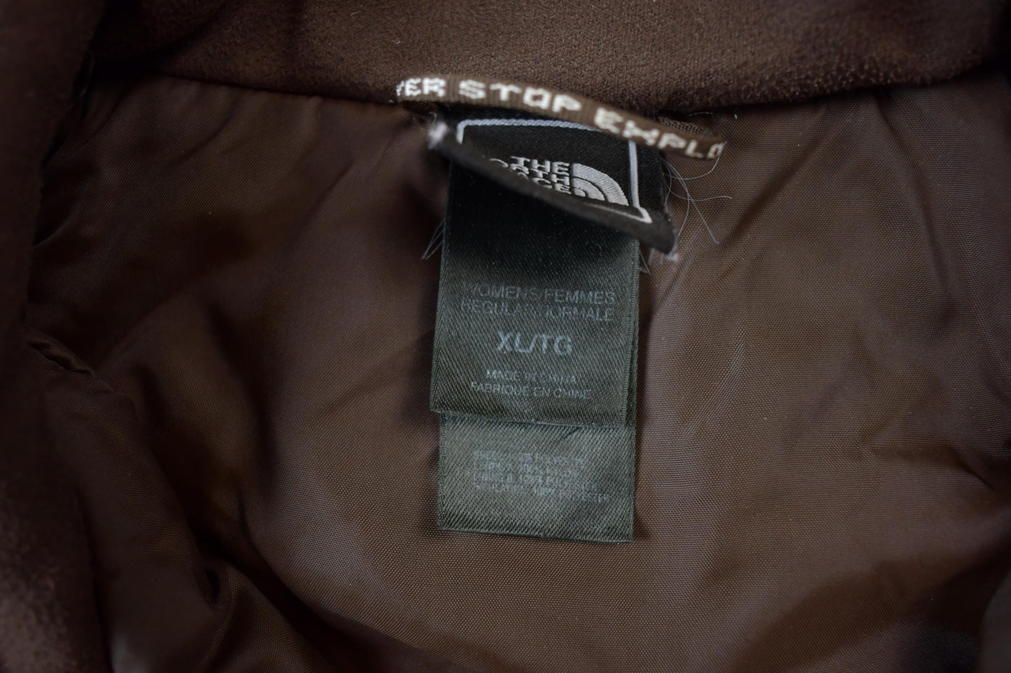 Vintage 2000s Light Puffer Jacket Windbreaker Women's XL from propervintagecanada