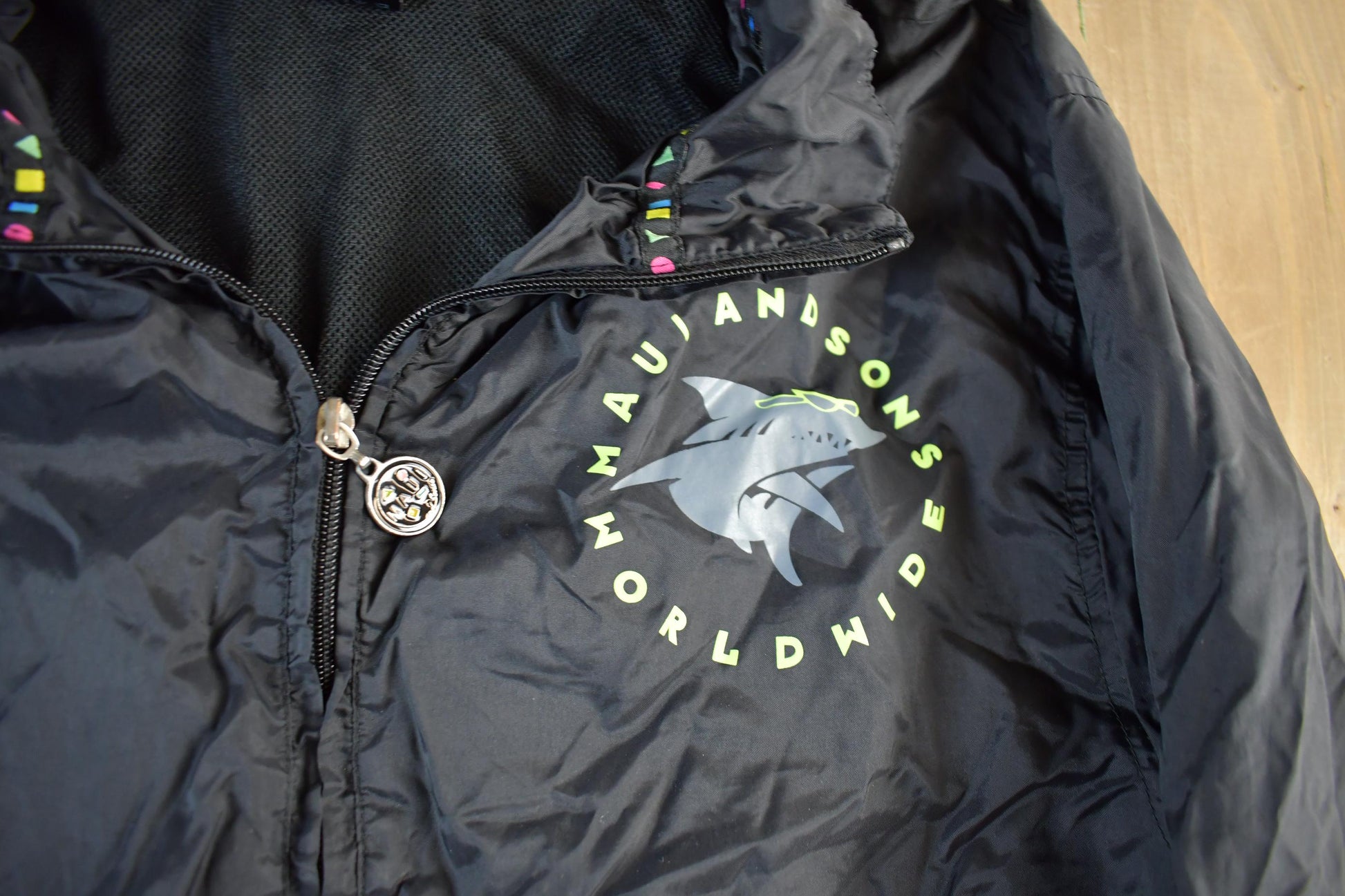 Vintage 2000s Maui & Sons Surf Windbreaker Jacket Men's Medium from propervintagecanada