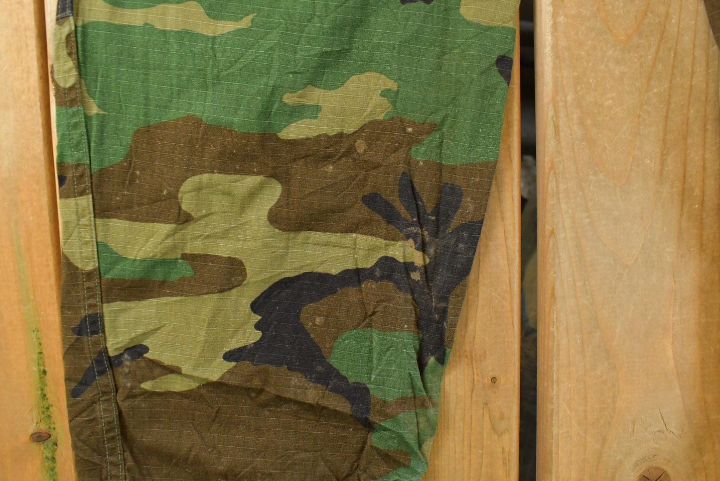 Vintage 2000s Military Army Camouflage Cargo Pants Men's 35 x 31 from propervintagecanada