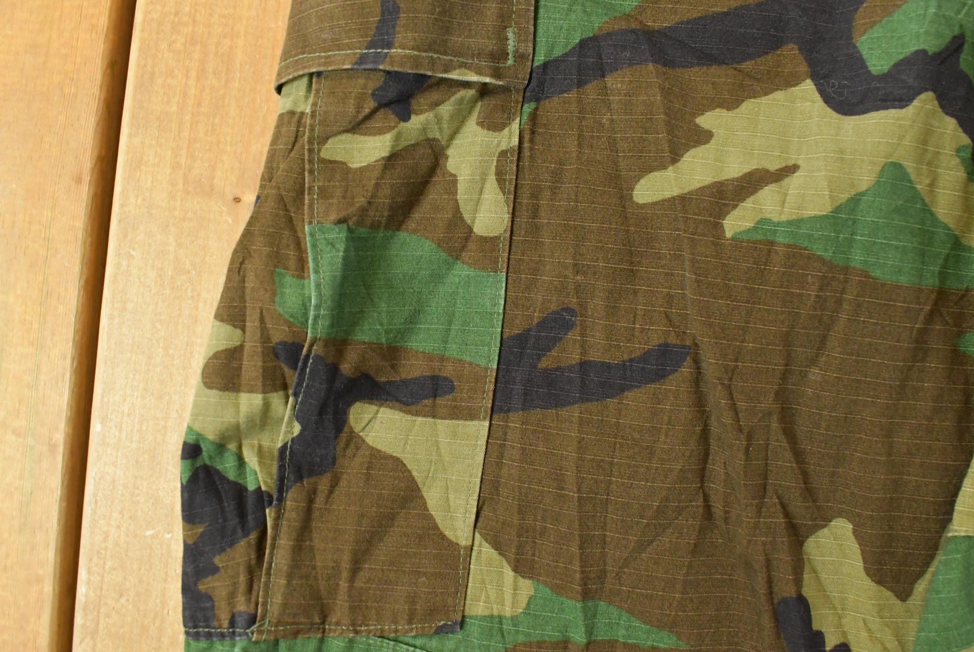 Vintage 2000s Military Army Camouflage Cargo Pants Men's 35 x 31 from propervintagecanada