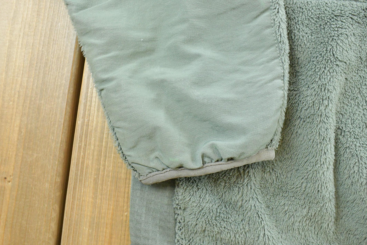 Vintage 2000s Military Cold Weather Fleece Sweater Men's M from propervintagecanada
