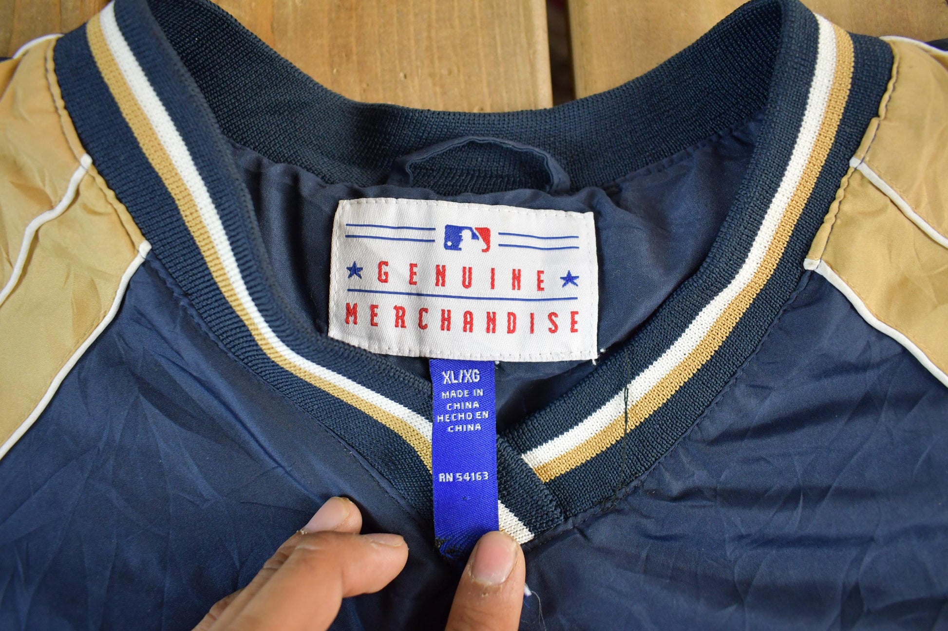 Vintage 2000s Milwaukee Brewers MLB Pull Over Windbreaker Jacket Men's XL from propervintagecanada