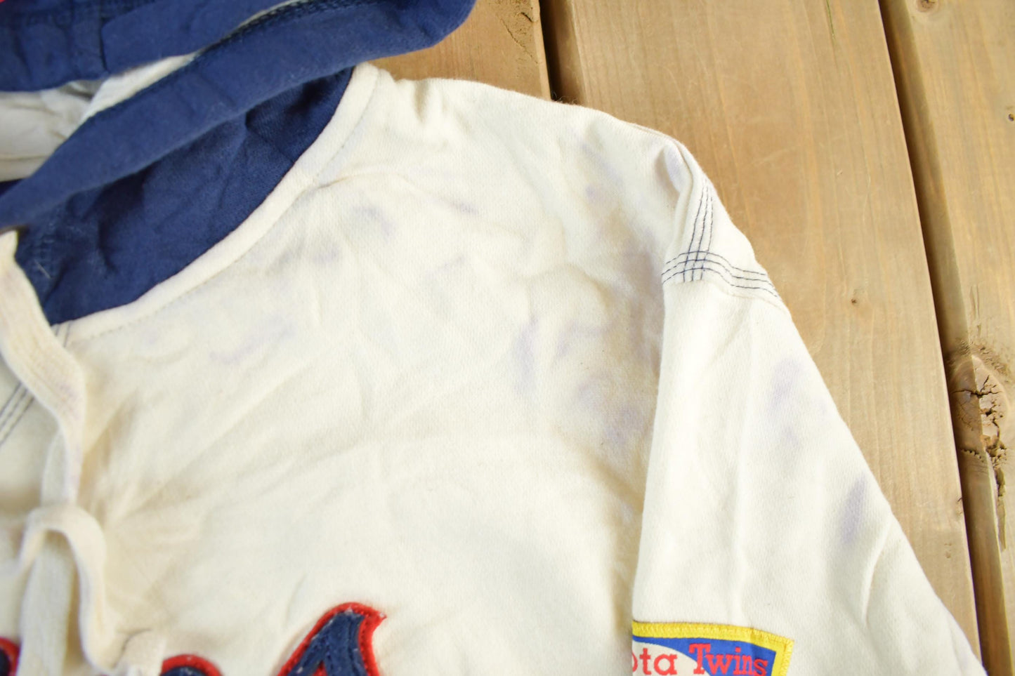 Vintage 2000s Minnesota Twins MLB Hoodie Sweatshirt Men's Large from propervintagecanada