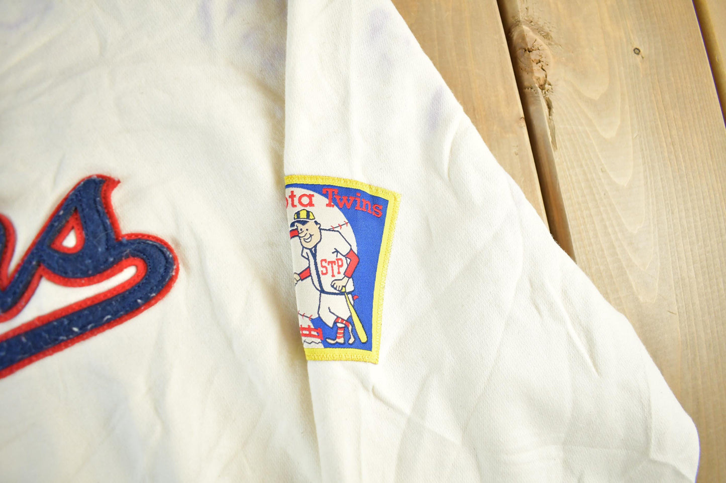 Vintage 2000s Minnesota Twins MLB Hoodie Sweatshirt Men's Large from propervintagecanada