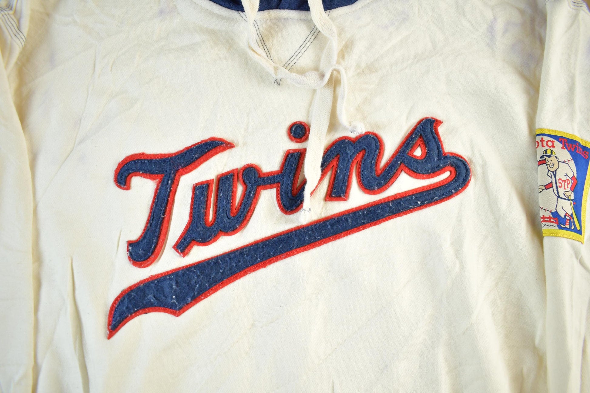 Vintage 2000s Minnesota Twins MLB Hoodie Sweatshirt Men's Large from propervintagecanada