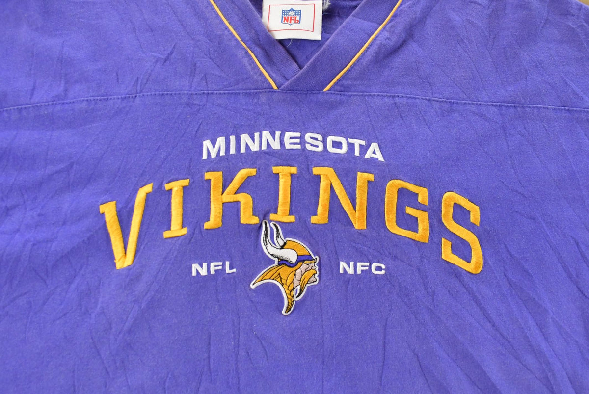 Vintage 2000s Minnesota Vikings NFL V-Neck T-Shirt Men's XL from propervintagecanada
