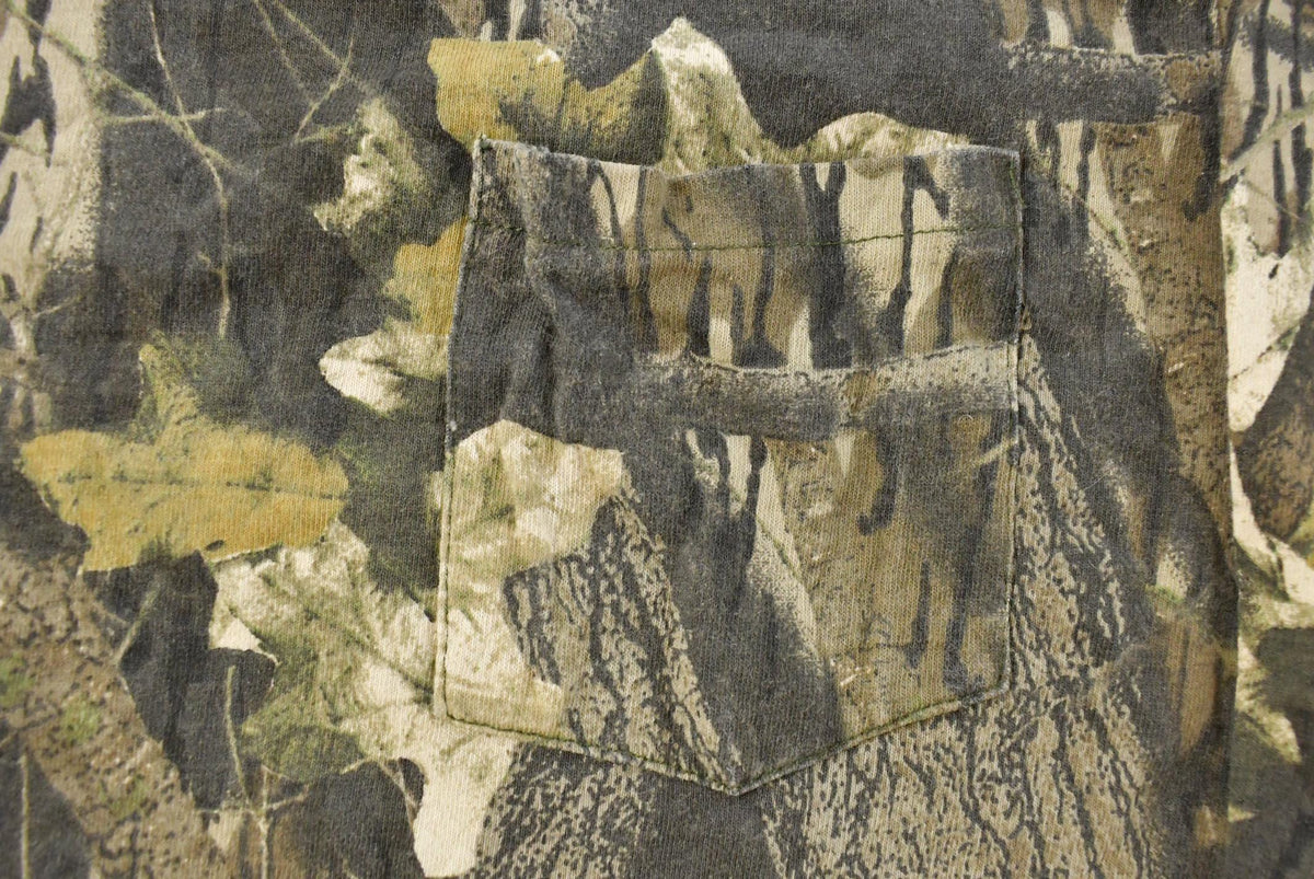 Vintage 2000s Mossy Oak Breakup Camo Long Sleeve T-Shirt Men's M from propervintagecanada