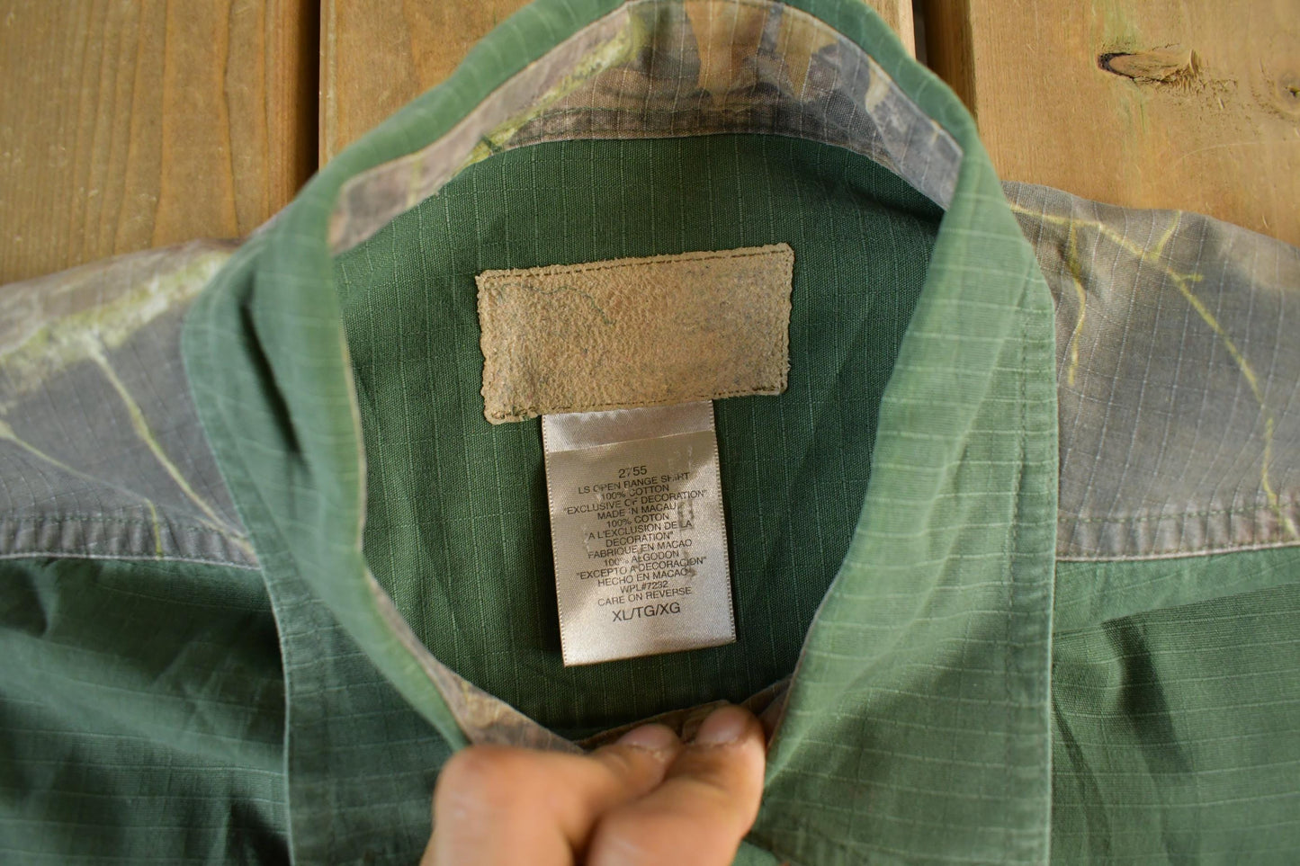 Vintage 2000s Mossy Oak Tree Camo Button Up Shirt Men's XL from propervintagecanada