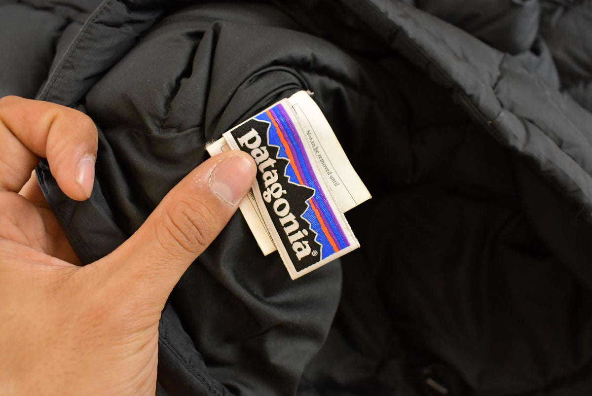 Vintage 2000s Patagonia Full Zip Down Light Puffer Jacket Youth M from propervintagecanada
