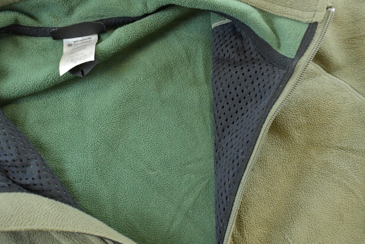 Vintage 2000s Patagonia Green Fleece Polartec Zip Up Sweater Mens XL from propervintagecanada
