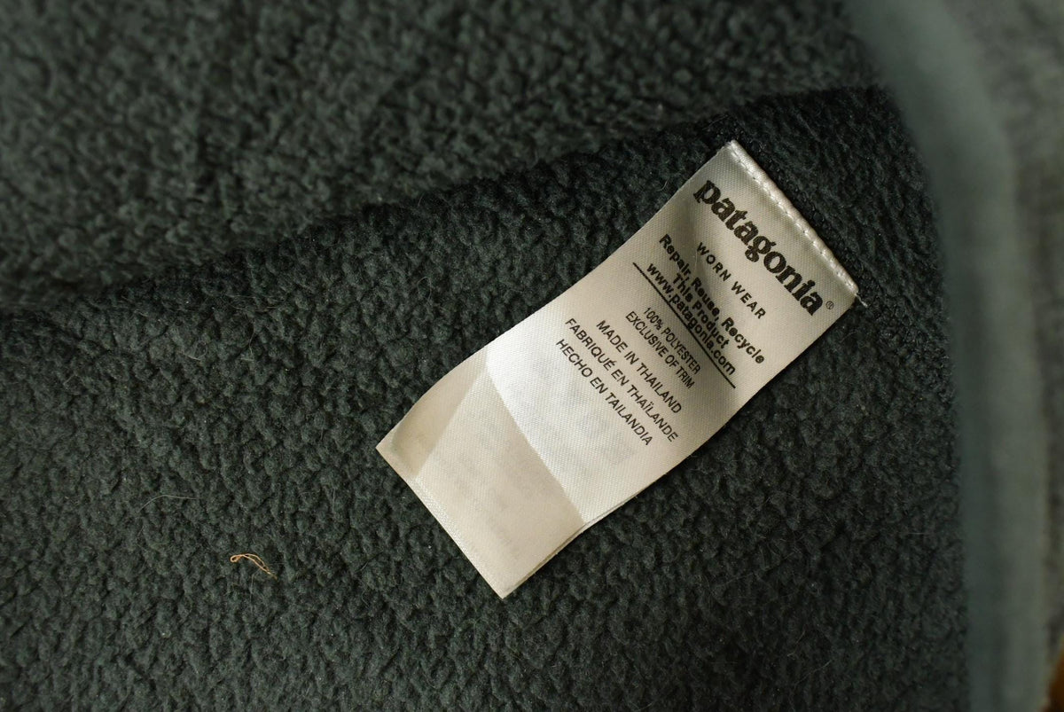 Vintage 2000s Patagonia Quarter Zip Fleece Sweater Men's M from propervintagecanada
